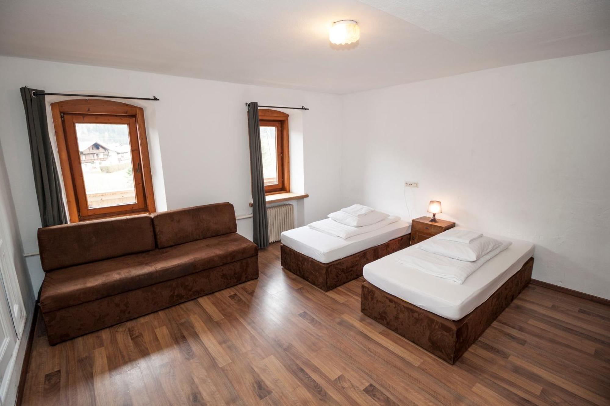 Hostel Chillertal Mayrhofen Quarto foto